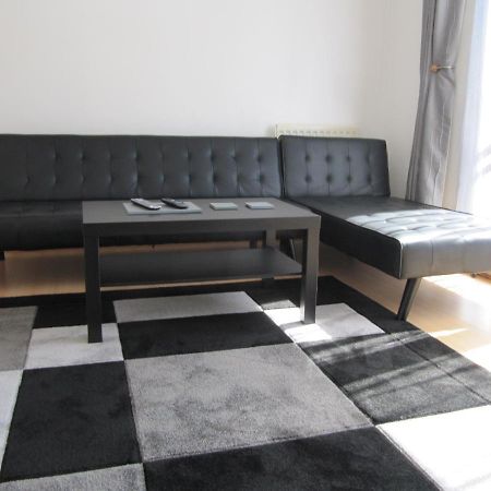 Amazing 2 Bedroom Cottage Apartment with Free Private Parking, Free Netflix&Free Wi-Fi Glasgow Buitenkant foto
