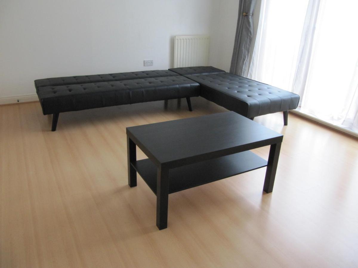 Amazing 2 Bedroom Cottage Apartment with Free Private Parking, Free Netflix&Free Wi-Fi Glasgow Buitenkant foto