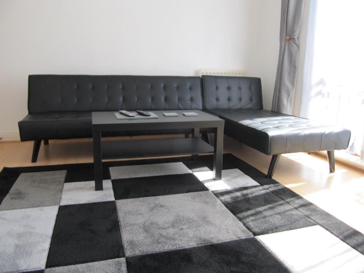 Amazing 2 Bedroom Cottage Apartment with Free Private Parking, Free Netflix&Free Wi-Fi Glasgow Buitenkant foto