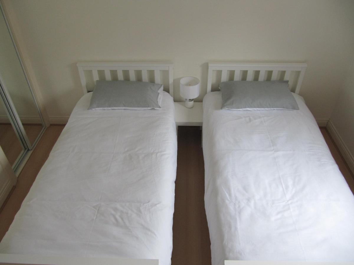 Amazing 2 Bedroom Cottage Apartment with Free Private Parking, Free Netflix&Free Wi-Fi Glasgow Buitenkant foto