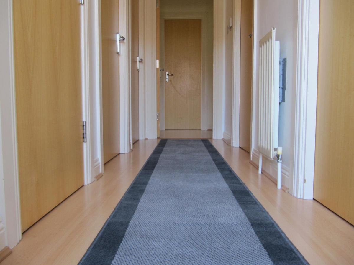 Amazing 2 Bedroom Cottage Apartment with Free Private Parking, Free Netflix&Free Wi-Fi Glasgow Buitenkant foto