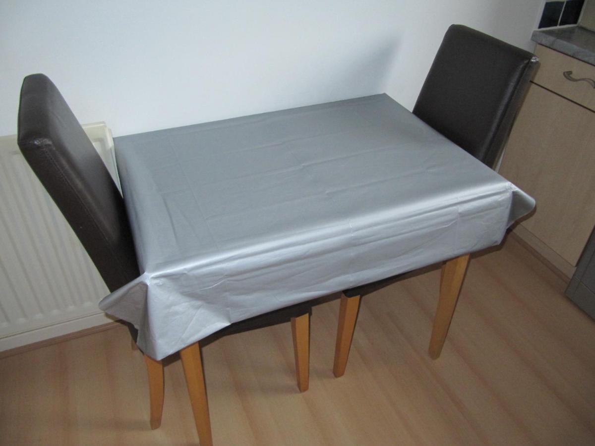 Amazing 2 Bedroom Cottage Apartment with Free Private Parking, Free Netflix&Free Wi-Fi Glasgow Buitenkant foto